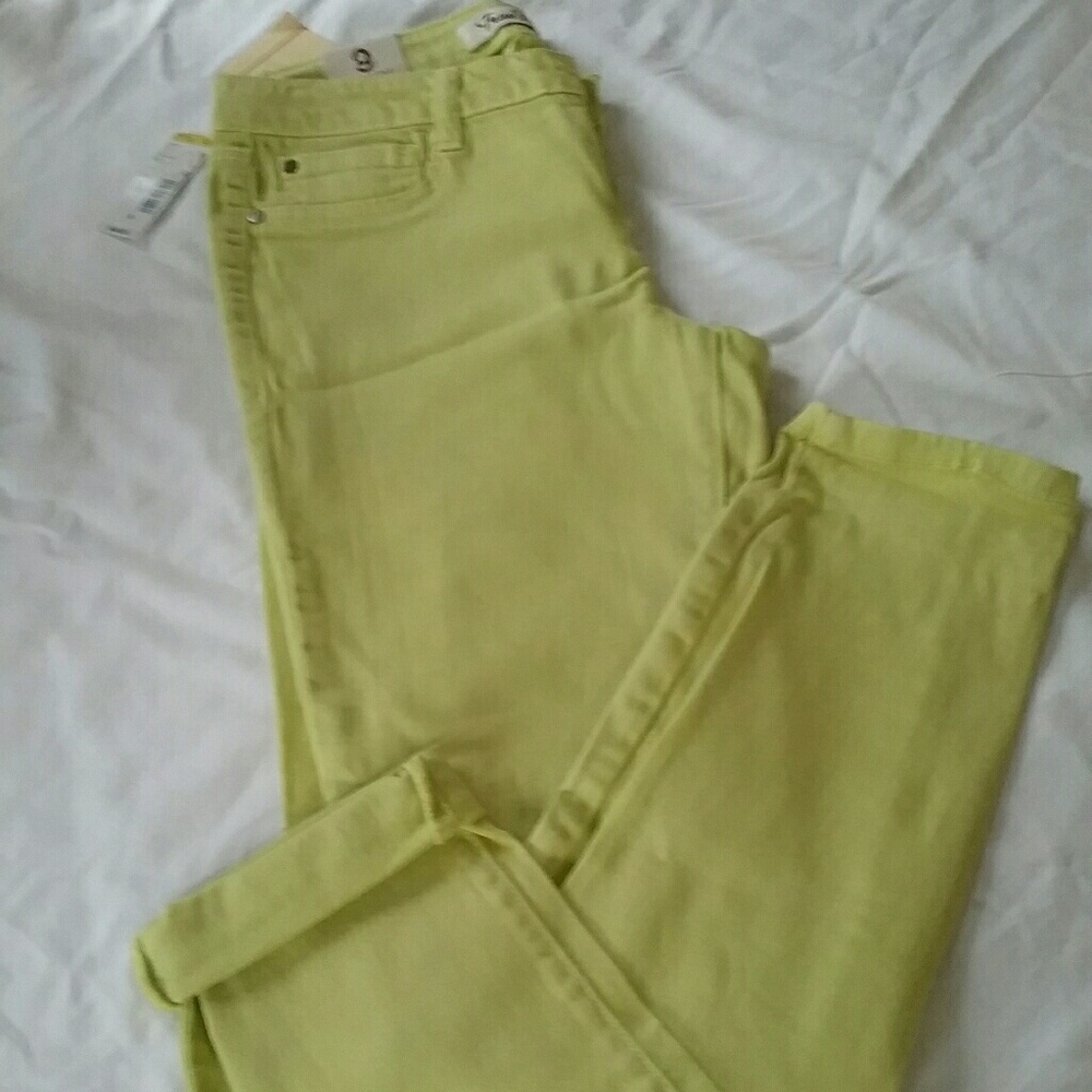 True Freedom Chartreuse Jeans - Picture 5 of 5